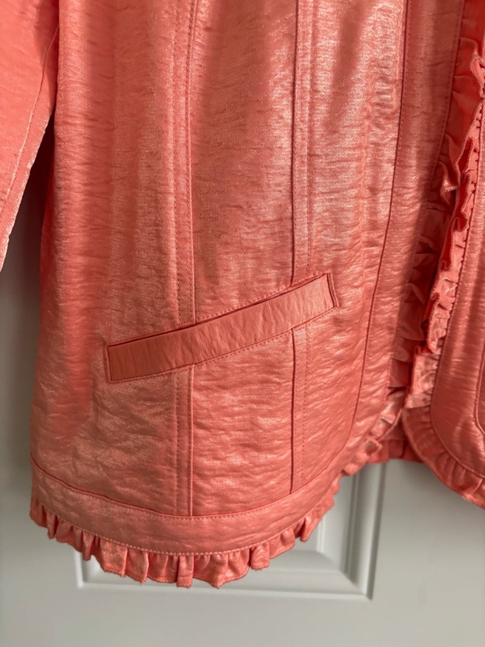 ❤️2/$15 or 3/$2Chico’s Coral Pink Ruffled Front Jacket, Size 3/Women’s XL - Picture 3 of 11
